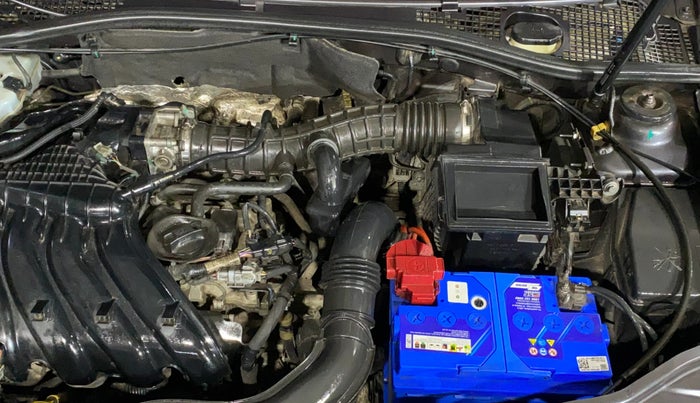 2017 Renault Duster RXE PETROL, Petrol, Manual, 27,433 km, Engine View - Left