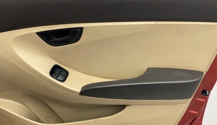 2014 Hyundai Eon ERA +, Petrol, Manual, 74,909 km, Driver Side Door Panels Control