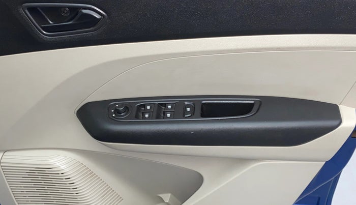 2021 Renault TRIBER RXT, Petrol, Manual, 28,491 km, Driver Side Door Panels Control