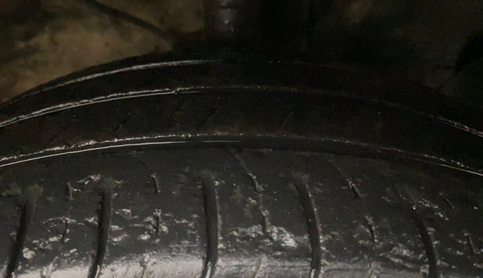 2016 Hyundai Creta BASE 1.6 PETROL, Petrol, Manual, 40,574 km, Right Front Tyre Tread