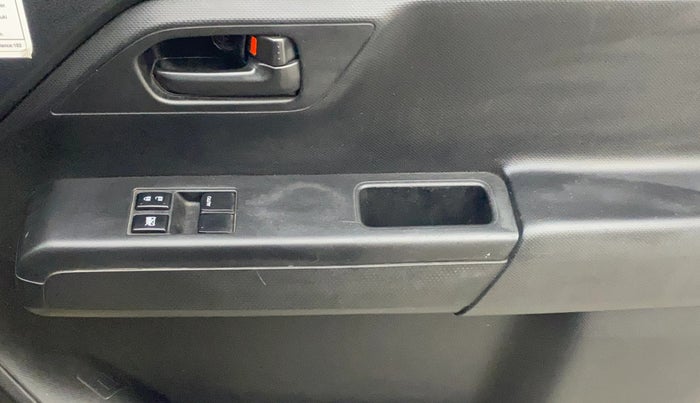 2021 Maruti New Wagon-R LXI CNG (O) 1.0, CNG, Manual, 83,545 km, Driver Side Door Panels Control
