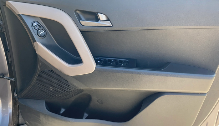 2016 Hyundai Creta SX PLUS 1.6 DIESEL, Diesel, Manual, 82,000 km, Driver Side Door Panels Control