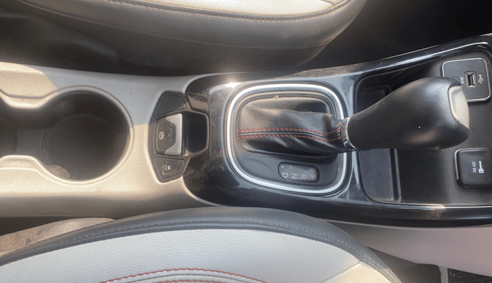 2017 Jeep Compass LIMITED 1.4 PETROL AT, Petrol, Automatic, 99,903 km, Gear Lever
