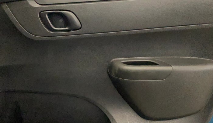 2022 Renault Kwid RXT 1.0, Petrol, Manual, 20,670 km, Driver Side Door Panels Control