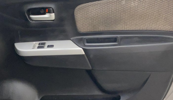 2016 Maruti Wagon R 1.0 LXI, Petrol, Manual, 1,49,449 km, Driver Side Door Panels Control