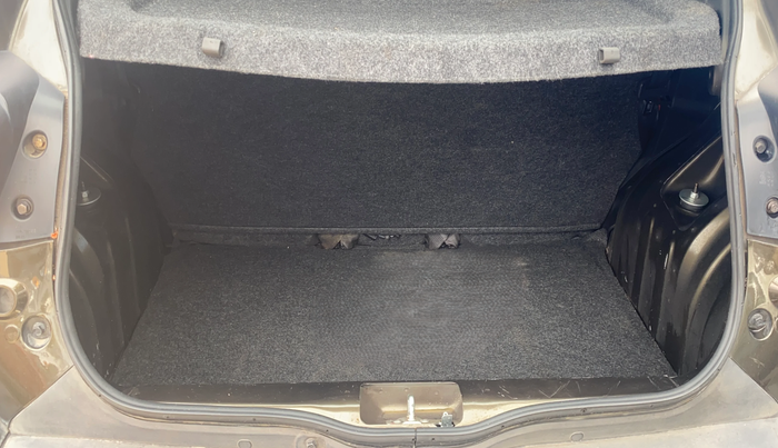 2021 Renault Kwid RXT 1.0 (O), Petrol, Manual, 41,310 km, Boot Inside