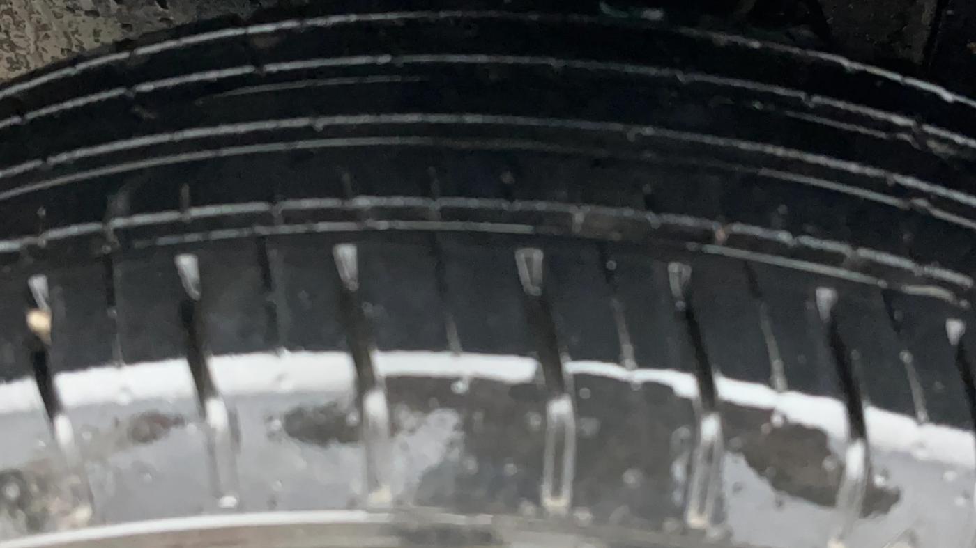 2023 Tata PUNCH ADVENTURE MT, Petrol, Manual, 25,721 km, Left Front Tyre Tread