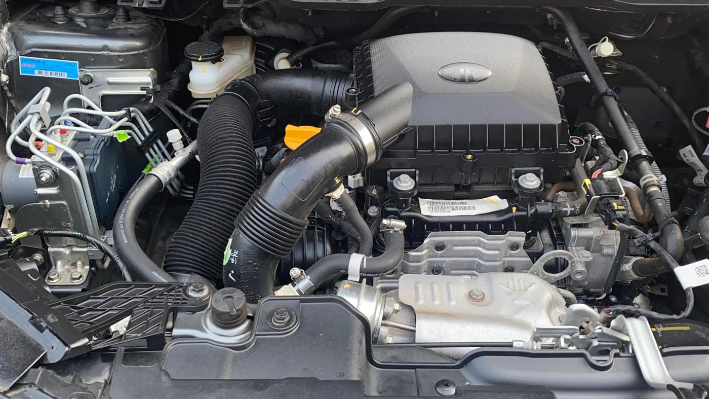 2025 Tata Curvv Pure Plus S 1.2 Petrol 7DCA, Petrol, Automatic, 5,167 km, Engine View - Right