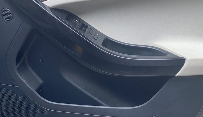 2025 Tata Curvv Pure Plus S 1.2 Petrol 7DCA, Petrol, Automatic, 5,167 km, Driver Side Door Panels Control