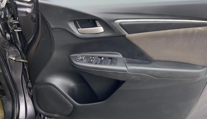 2018 Honda WR-V 1.5L I-DTEC VX MT, Diesel, Manual, 1,10,991 km, Driver Side Door Panels Control