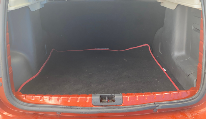 2018 Renault Duster RXS CVT, Petrol, Automatic, 30,676 km, Boot Inside