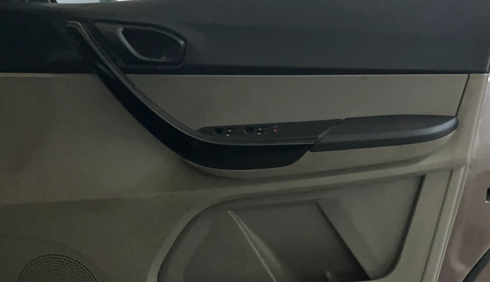 2017 Tata Tiago XT PETROL, Petrol, Manual, 48,577 km, Driver Side Door Panels Control