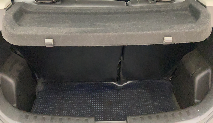 2017 Maruti Swift VXI O, Petrol, Manual, 69,453 km, Boot Inside