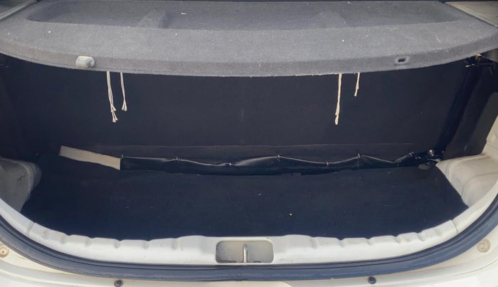 2015 Hyundai Eon MAGNA +, Petrol, Manual, 77,507 km, Boot Inside