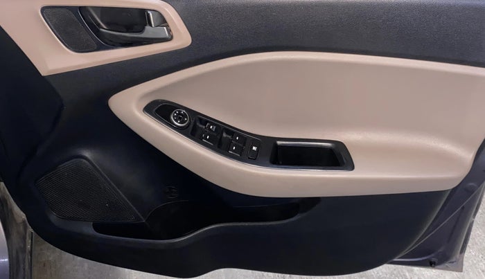 2016 Hyundai Elite i20 MAGNA 1.2, Petrol, Manual, 48,340 km, Driver Side Door Panels Control