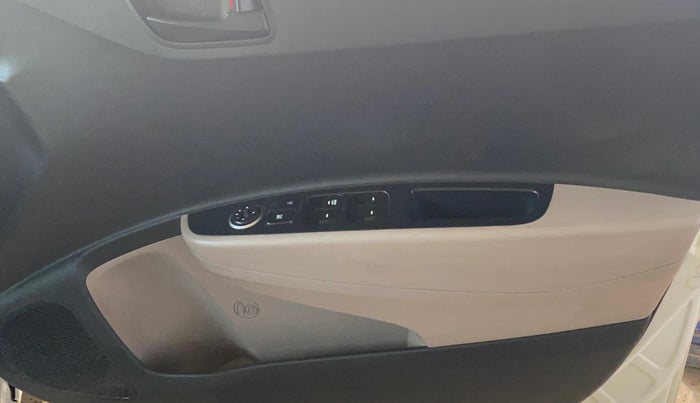 2018 Hyundai Grand i10 MAGNA 1.2 KAPPA VTVT, Petrol, Manual, 21,956 km, Driver Side Door Panels Control