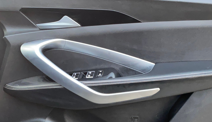 2021 MG HECTOR SMART HYBRID 1.5 PETROL, Petrol, Manual, 42,729 km, Driver Side Door Panels Control