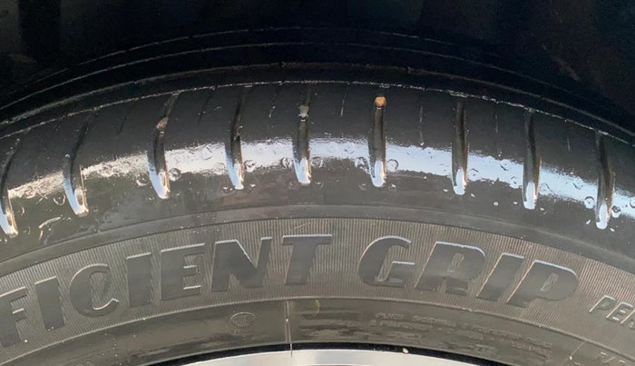 2021 MG HECTOR SMART HYBRID 1.5 PETROL, Petrol, Manual, 42,729 km, Left Front Tyre Tread