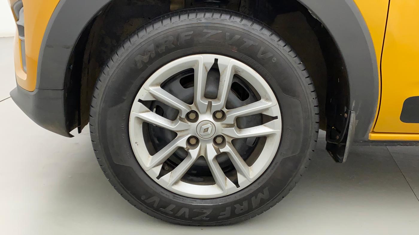 2021 Renault TRIBER RXL MT, Petrol, Manual, 23,841 km, Left Front Wheel