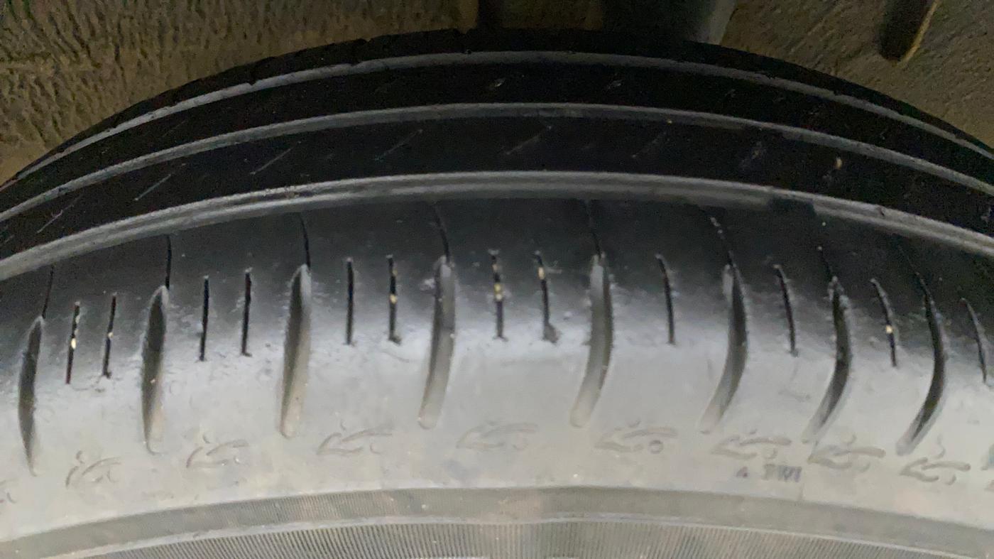 2021 Renault TRIBER RXL MT, Petrol, Manual, 23,841 km, Left Rear Tyre Tread