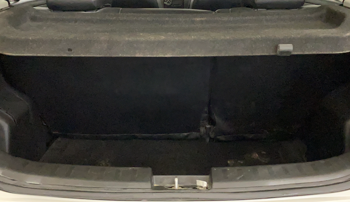 2017 Maruti Swift LXI (O), Petrol, Manual, 96,882 km, Boot Inside