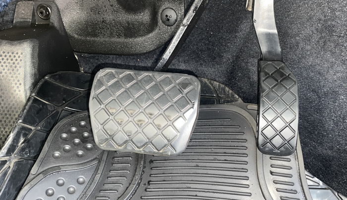 2016 Skoda Rapid 1.6 MPI STYLE PLUS AT, Petrol, Automatic, 87,383 km, Pedals