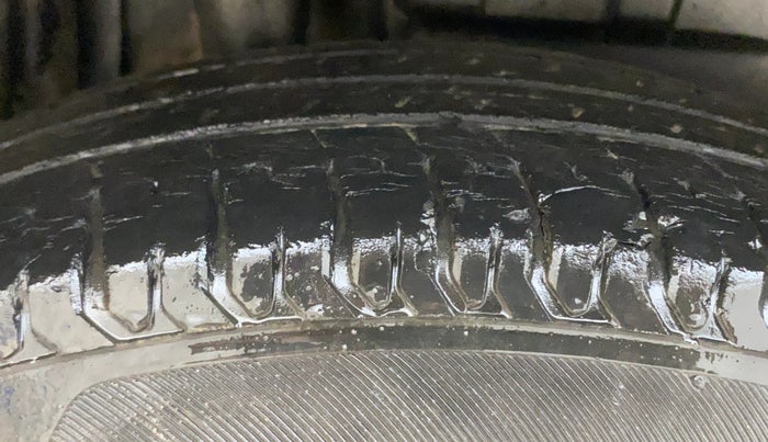 2017 Maruti Dzire VDI AMT, Diesel, Automatic, 67,808 km, Right Rear Tyre Tread