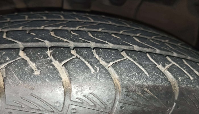 2024 Hyundai ALCAZAR PLATINUM(O) 7STR 1.5 AT, Diesel, Automatic, 26,551 km, Left Rear Tyre Tread