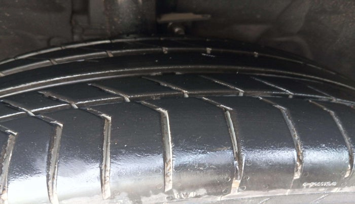 2017 Mercedes Benz GLA Class 200 CDI SPORT, Diesel, Automatic, 25,152 km, Right Front Tyre Tread