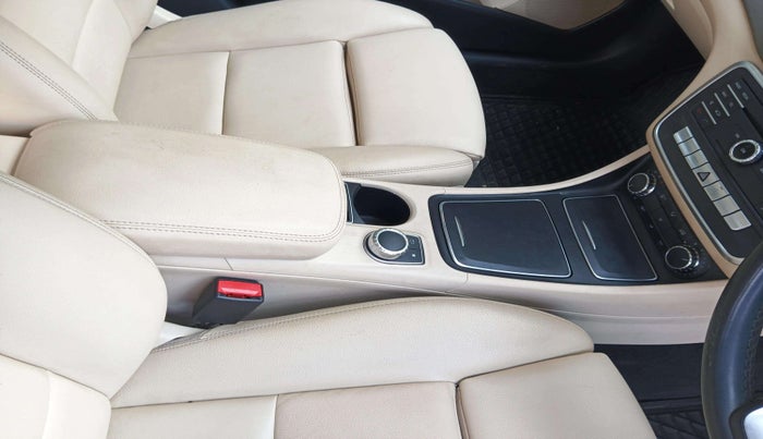 2017 Mercedes Benz GLA Class 200 CDI SPORT, Diesel, Automatic, 25,152 km, Gear Lever