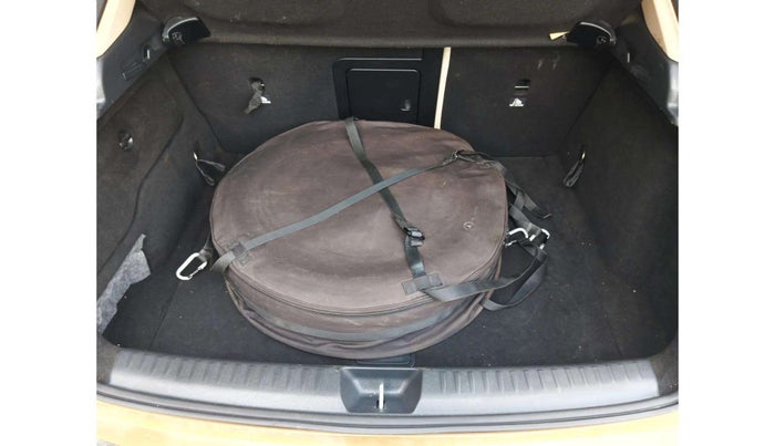 2017 Mercedes Benz GLA Class 200 CDI SPORT, Diesel, Automatic, 25,152 km, Boot Inside