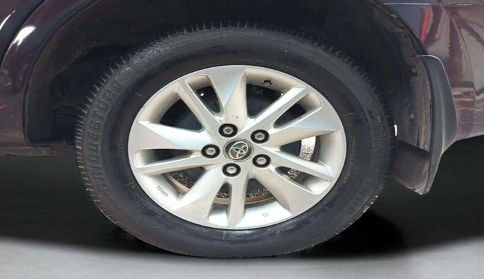 2016 Toyota Innova Crysta 2.4 VX 8 STR, Diesel, Manual, 79,766 km, Left Rear Wheel