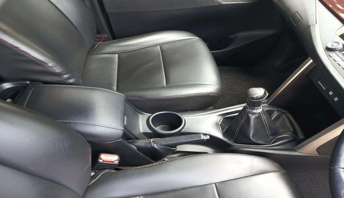 2016 Toyota Innova Crysta 2.4 VX 8 STR, Diesel, Manual, 79,766 km, Gear Lever