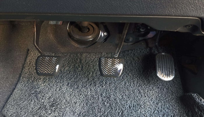 2016 Toyota Innova Crysta 2.4 VX 8 STR, Diesel, Manual, 79,766 km, Pedals