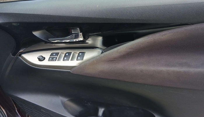 2016 Toyota Innova Crysta 2.4 VX 8 STR, Diesel, Manual, 79,766 km, Driver Side Door Panels Control