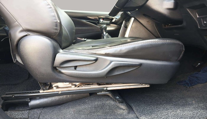 2016 Toyota Innova Crysta 2.4 VX 8 STR, Diesel, Manual, 79,766 km, Driver Side Adjustment Panel