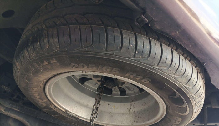 2016 Toyota Innova Crysta 2.4 VX 8 STR, Diesel, Manual, 79,766 km, Spare Tyre