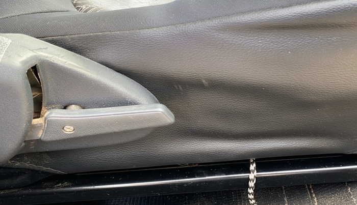 2017 Maruti Alto 800 VXI, Petrol, Manual, 69,623 km, Driver Side Adjustment Panel