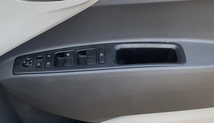 2021 Hyundai GRAND I10 NIOS SPORTZ AMT 1.2 KAPPA VTVT, Petrol, Automatic, 30,726 km, Driver Side Door Panels Control