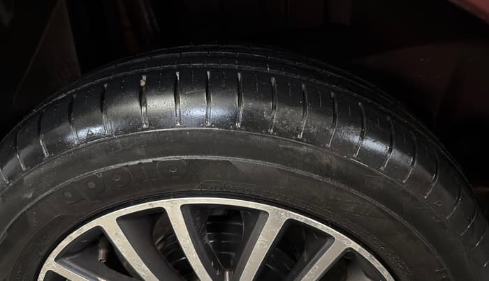 2017 Maruti Dzire ZXI PLUS AMT, Petrol, Automatic, 40,800 km, Right Rear Tyre Tread
