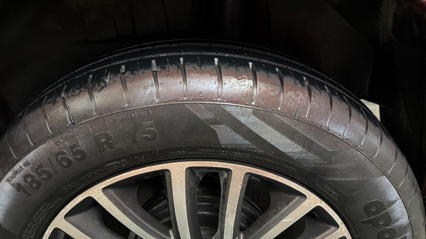2017 Maruti Dzire ZXI PLUS AMT, Petrol, Automatic, 40,800 km, Left Rear Tyre Tread