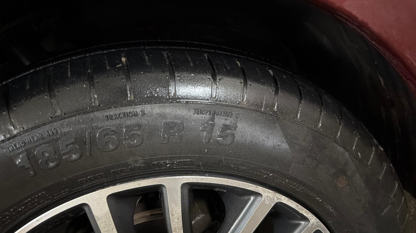 2017 Maruti Dzire ZXI PLUS AMT, Petrol, Automatic, 40,800 km, Right Front Tyre Tread