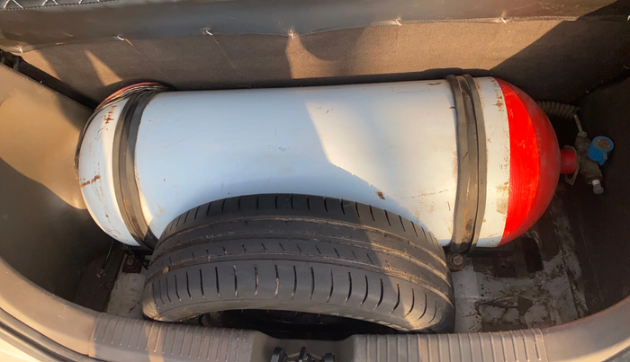 2013 Hyundai i10 MAGNA 1.1, CNG, Manual, 80,438 km, Boot Inside