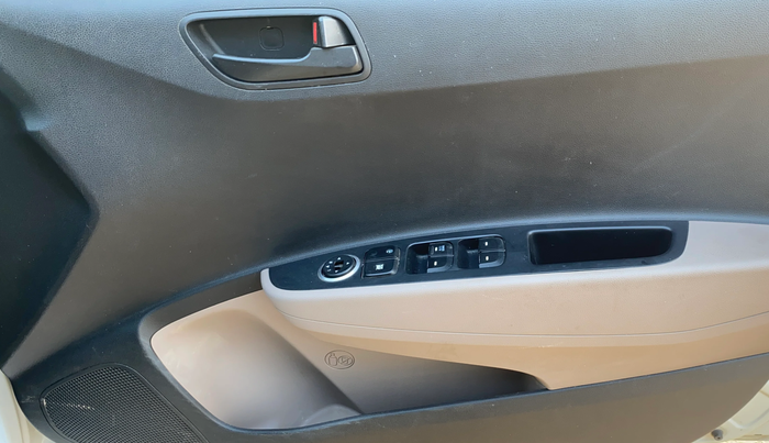 2015 Hyundai Grand i10 MAGNA 1.2 KAPPA VTVT, Petrol, Manual, 78,293 km, Driver Side Door Panels Control