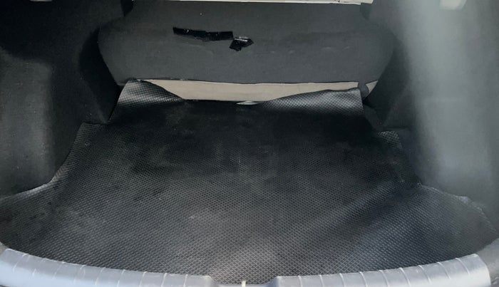 2020 Hyundai AURA SX 1.2, Petrol, Manual, 74,746 km, Boot Inside