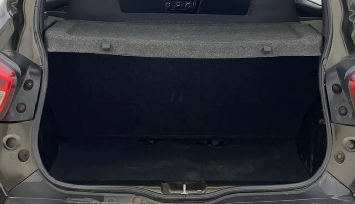 2018 Renault Kwid RXT 1.0 (O), Petrol, Manual, 50,239 km, Boot Inside