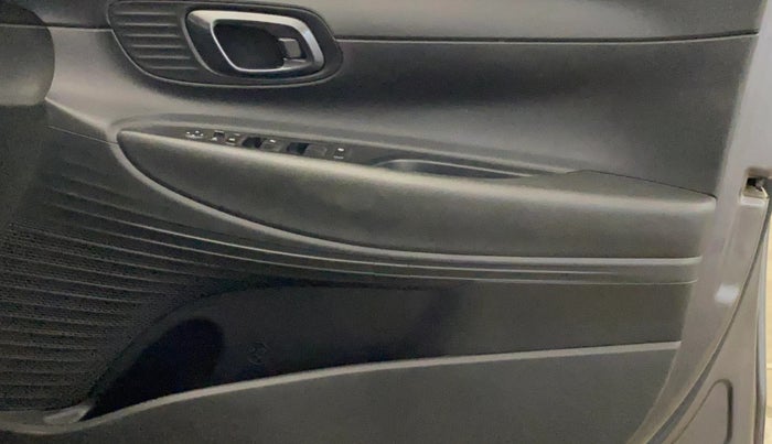 2021 Hyundai NEW I20 SPORTZ 1.0T GDI IMT, Petrol, Manual, 35,299 km, Driver Side Door Panels Control