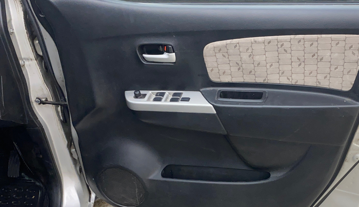 2014 Maruti Wagon R 1.0 VXI, Petrol, Manual, 71,841 km, Driver Side Door Panels Control