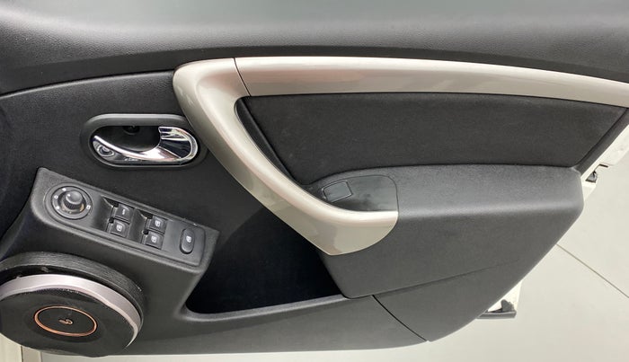 2021 Renault Duster RXZ, Petrol, Manual, 17,618 km, Driver Side Door Panels Control