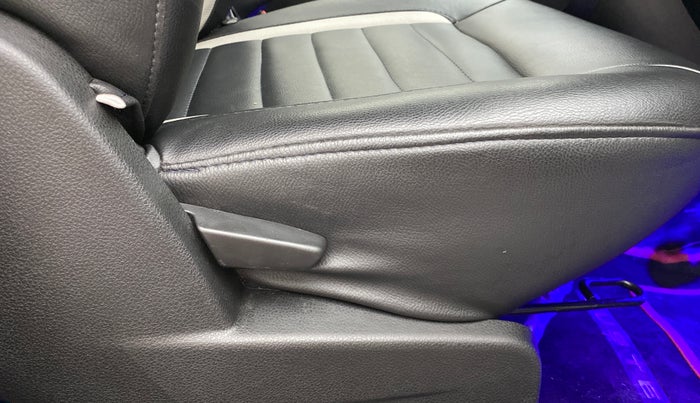 2021 Renault Duster RXZ, Petrol, Manual, 17,618 km, Driver Side Adjustment Panel